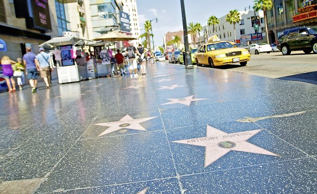 Los Angeles et son Walk of Fame, trottoir étoilé par tant de légendes du monde du spectacle.  © DR