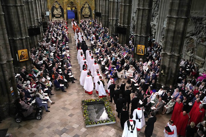 La cérémonie est prête pour la cérémonie. et s'apprête à accueillir le couple royal. © KEYSTONE/AP/Kirsty Wigglesworth