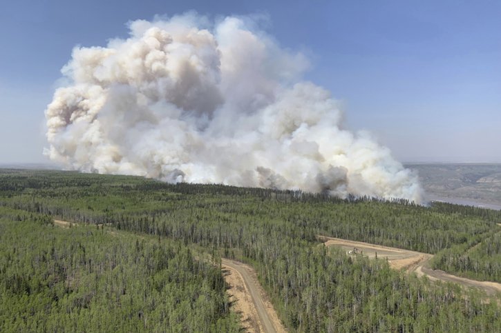 Vingt-trois feux de forêt sont encore hors de contrôle au Canada. © KEYSTONE/AP