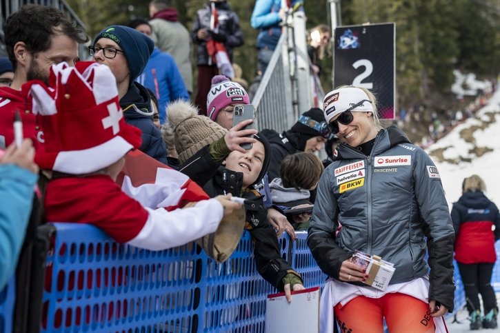 Ski alpin: Lara Gut-Behrami voit la vie en rouge