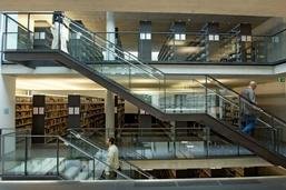 Salaires: Une grosse augmentation pour les surveillants de bibliothèque de l'Université de Fribourg