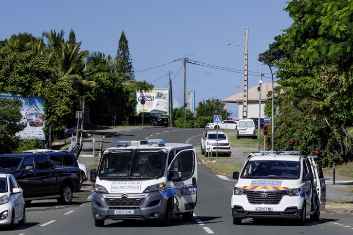 Face aux violences, l'Elysée a instauré mercredi l'état d'urgence dans l'île du Pacifique. © KEYSTONE/AP/Cedric Jacquot