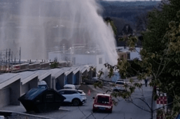 Villars-sur-Glâne: La rupture d’une conduite provoque un impressionnant jet d’eau