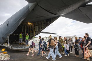Une centaine de touristes évacués de Nouvelle-Calédonie