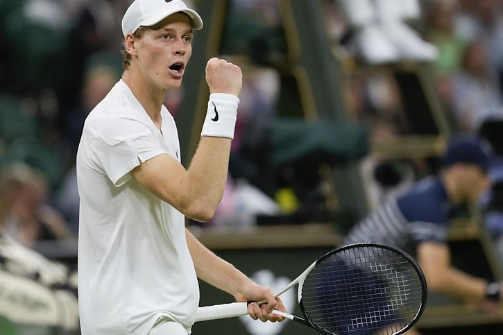 Jannik Sinner a maîtrisé son sujet au 3e tour à Wimbledon © KEYSTONE/AP/Mosa'ab Elshamy