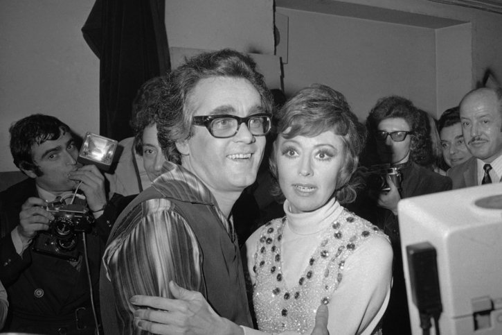 Caterina Velente avec le compositeur français Michel Legrand en 1972 (archives). © KEYSTONE/AP/MICHEL LIPCHITZ